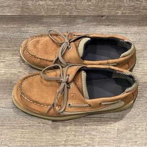 Boys Sperry Lanyard boat shoes size 4.5